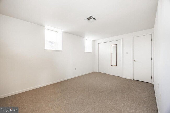 Building Photo - 3183 Main St.