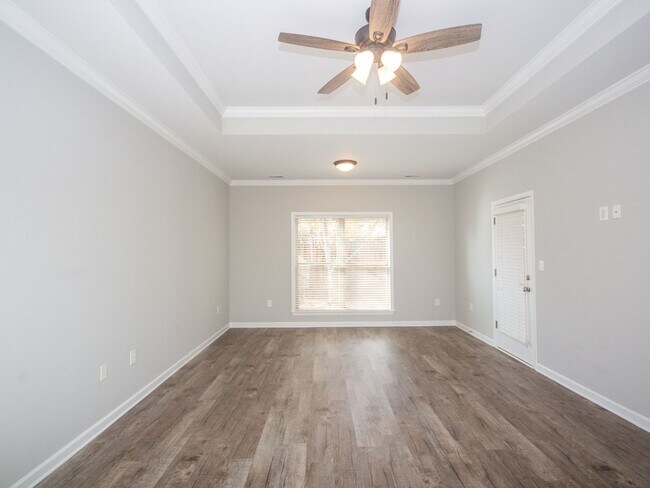 Building Photo - Gorgeous Corner-Lot Home in Canebrake Club – Lawn Care Included