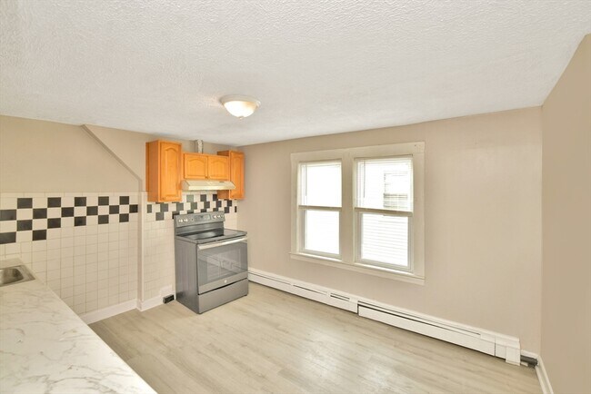 Building Photo - 180 Westville St
