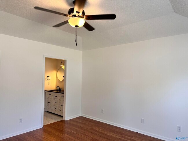 Building Photo - 13908 Creely Dr SW