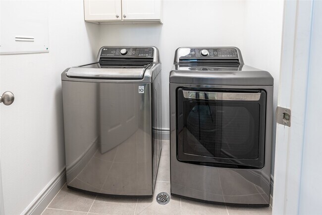 Building Photo - 3104 Hamilton St