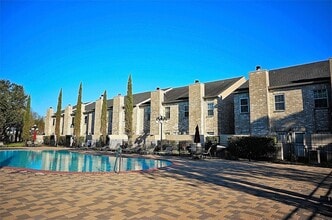 Building Photo - 3000 Holly Hall St