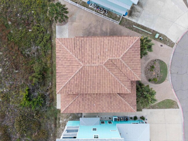 Building Photo - 660 Kara Dr