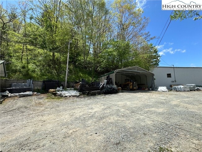 Building Photo - 1846 U.S. Hwy 421 S