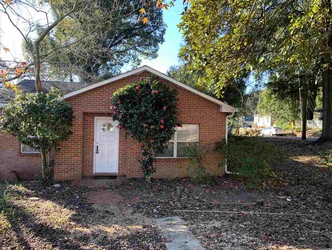 Building Photo - 434 Hillcrest St