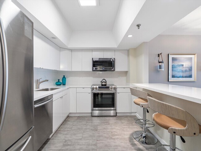 Building Photo - 9455 Collins Ave