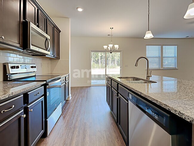 Building Photo - 330 Azore Way