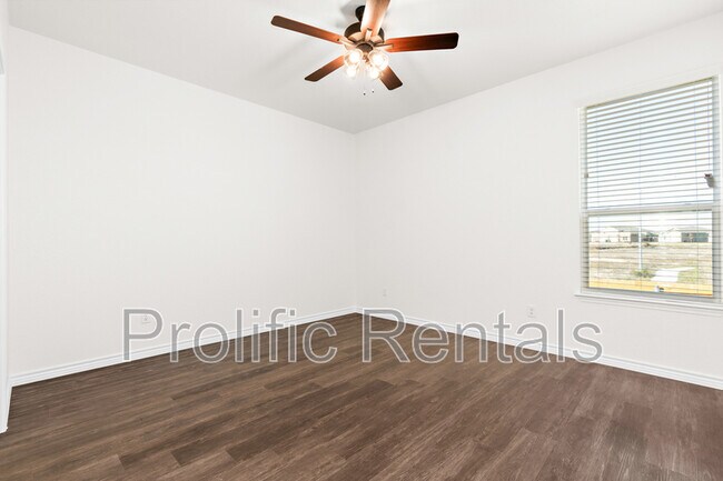 Building Photo - 5101 Rose Petal Ct
