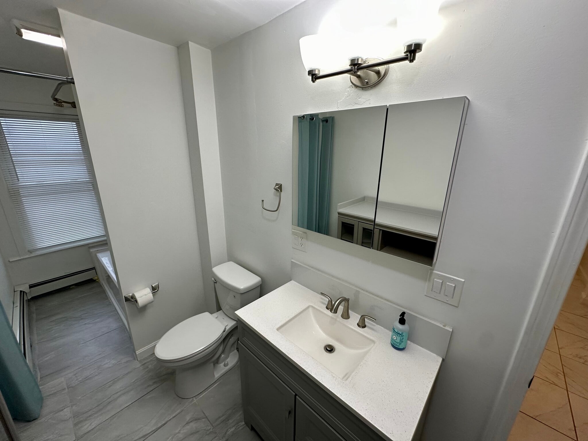 Full bath. - 8 Avon St