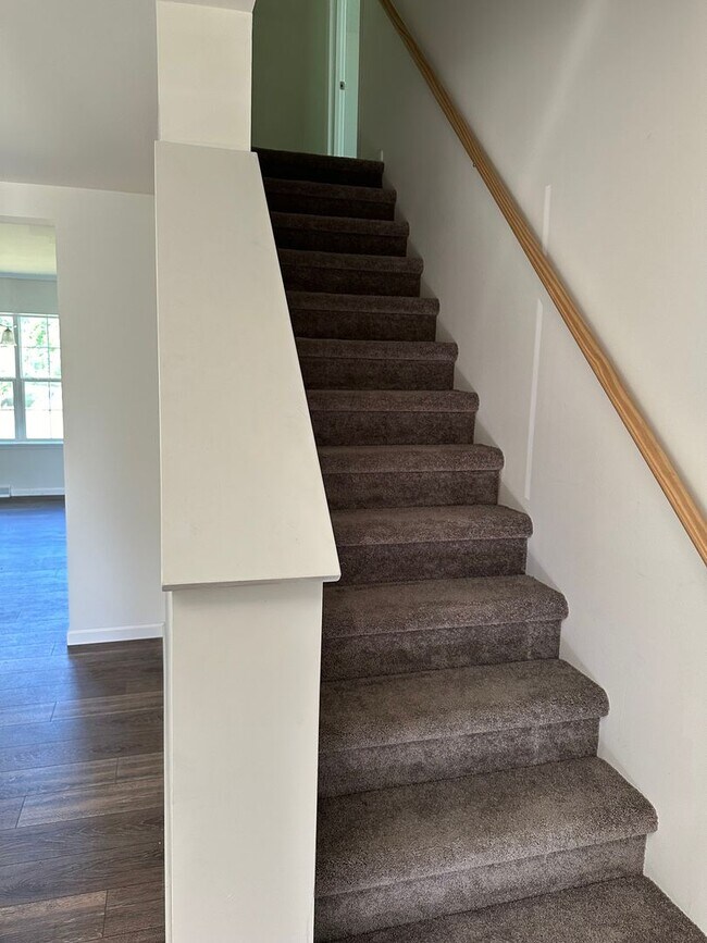 Building Photo - Immaculate 3 bedroom home in Boalsburg ava...