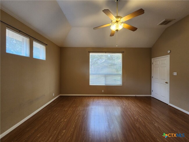 Building Photo - 1771 Oak Glen