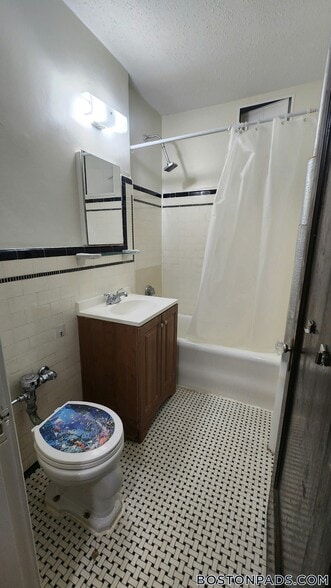 Building Photo - 349 Pleasant St