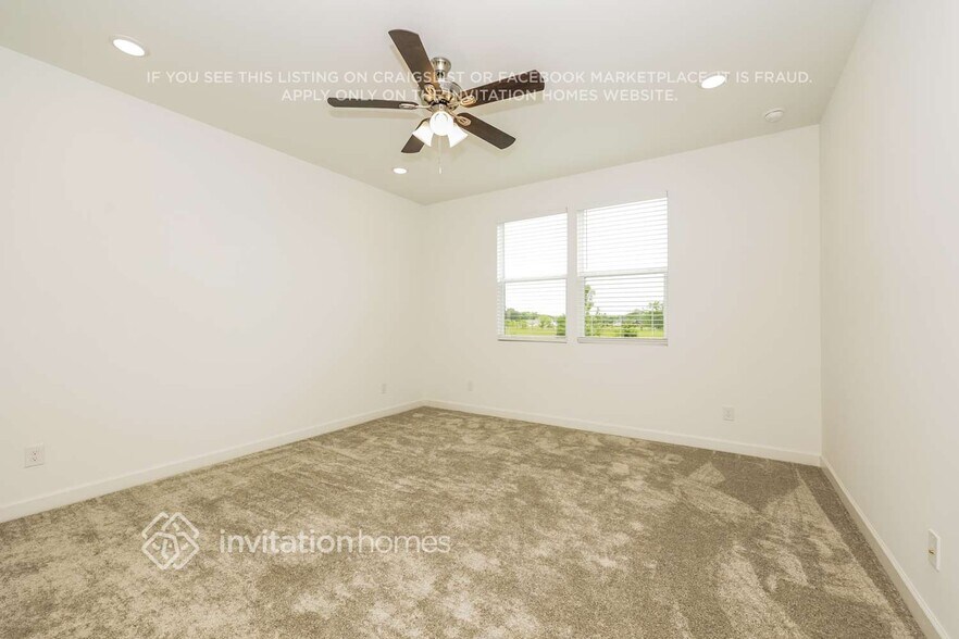 Building Photo - 833 Molly Ln