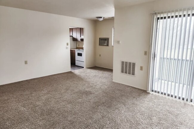 Building Photo - 800 E Smith St