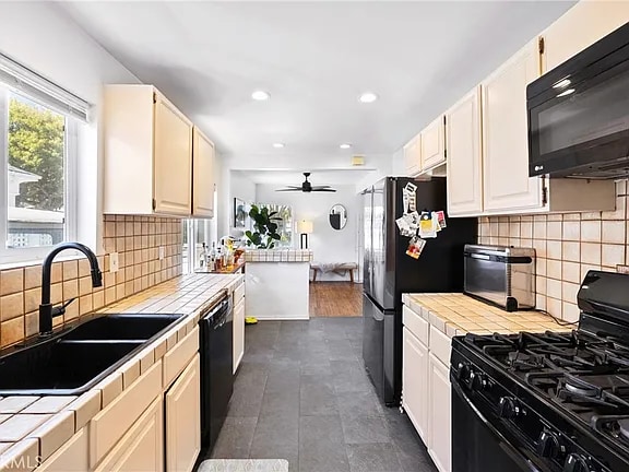 Building Photo - 23902 Janet Ln