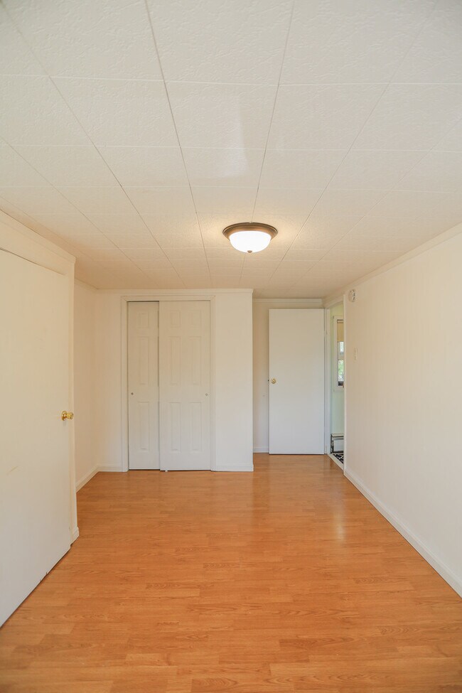 Building Photo - 3300 N Kildare Ave