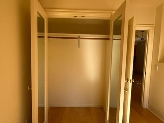 Building Photo - Epic REA- Serene 2 BR/1 BA Flat w/Private Deck & Yard in Lone Mountain