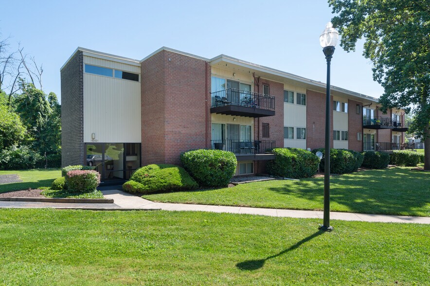 The Reserve at West Hills Apartments 1546 Ingleside Ave Baltimore MD