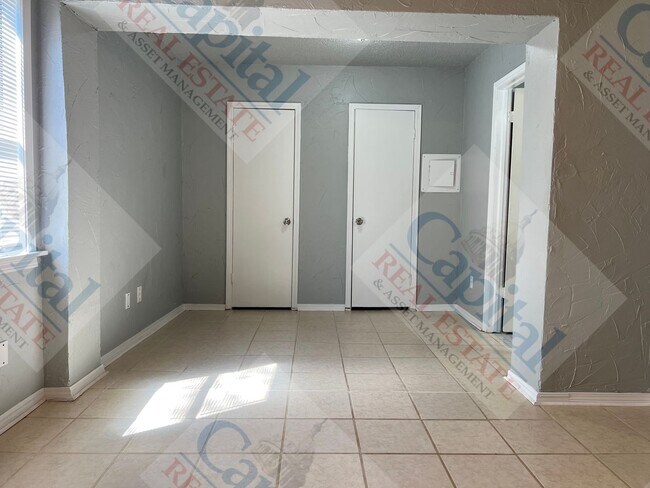 Building Photo - Home Sweet Home