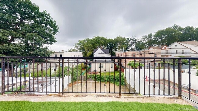 Building Photo - 138-15 82nd Dr