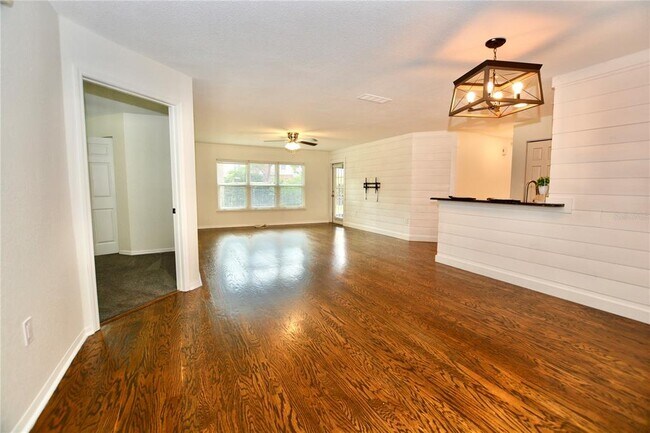 Building Photo - 895 Normandy Trace Rd