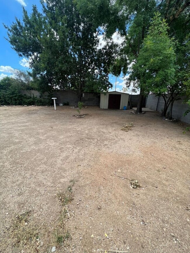 Building Photo - HOUSE FORE RENT