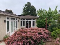 Building Photo - Adorable Remodeled 3 Bedroom home in Point...