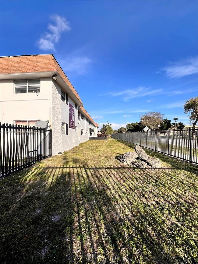 Building Photo - 651 NW 177th St
