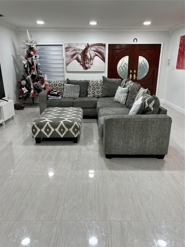 Building Photo - 6284 SW 26th St