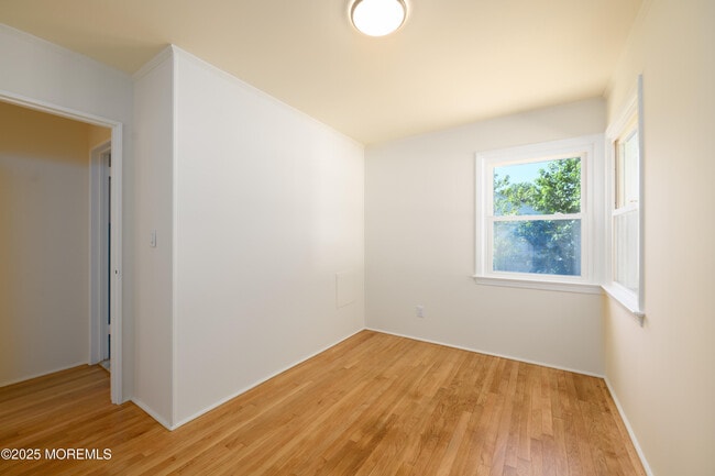 Building Photo - 361 Meadowbrook Ave