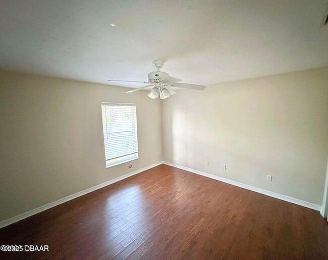 Building Photo - 12 Peruvian Ln