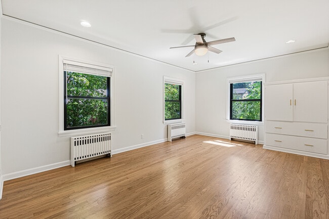 Building Photo - 3238 NE 94th St