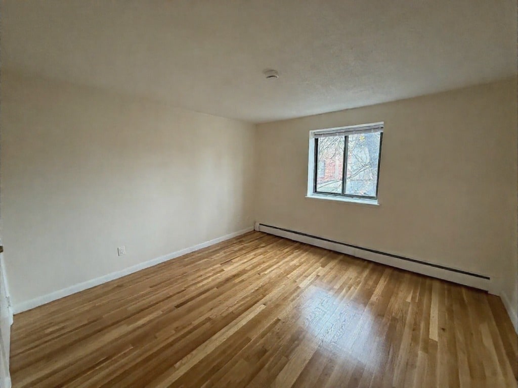 Building Photo - 112 Dustin St