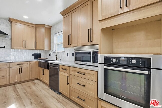 Building Photo - 2200 Easy Ave