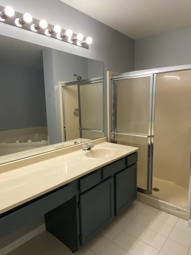 Building Photo - 5S510 Scots Dr