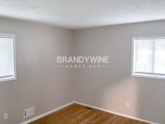 Building Photo - 1357 Heather Cir
