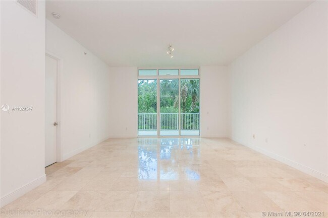 Building Photo - 15051 Royal Oaks Ln