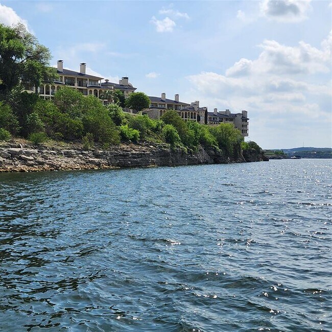 Building Photo - 3404 American Dr