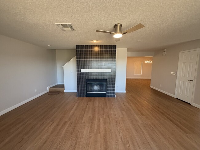 Building Photo - 1849 Valley Ridge Loop