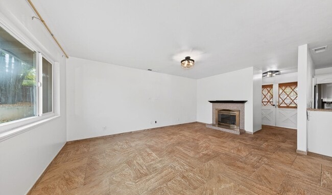 Building Photo - Updated Single-Story Home in South Redlands