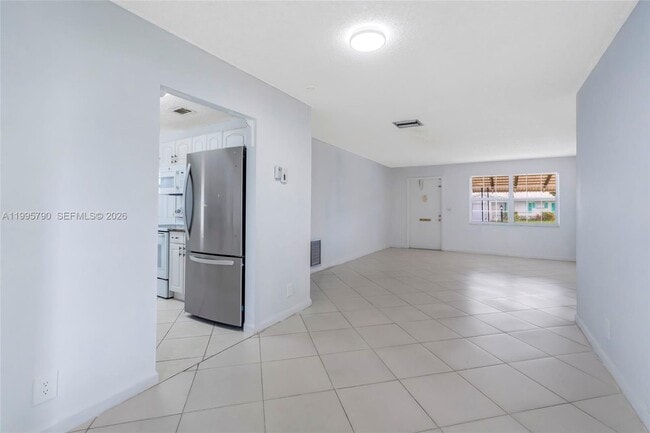 Building Photo - 1005 SW 18th St