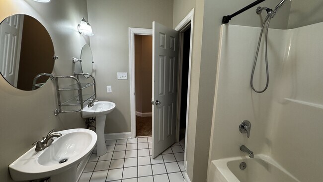 Building Photo - 441 Candlewood Dr