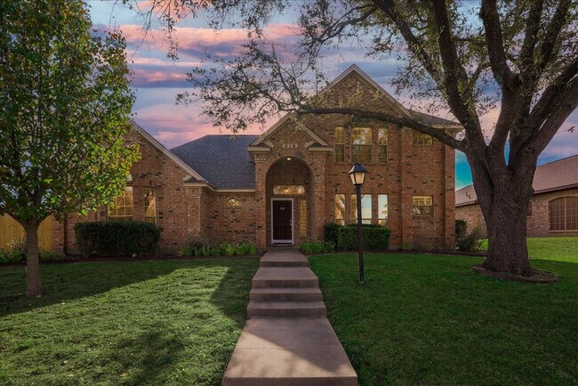 Building Photo - 516 Maywood Ln