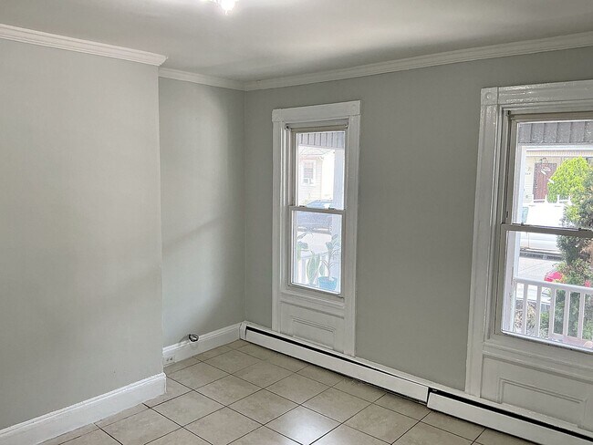 Building Photo - 546 Livingston St