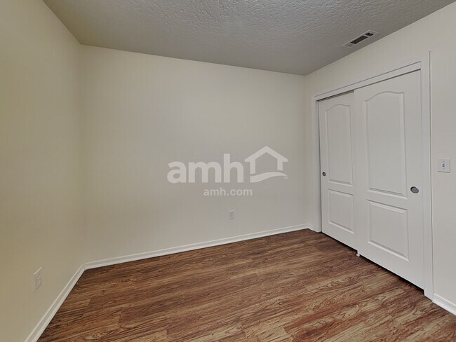 Building Photo - 9468 W Trestlewood Dr