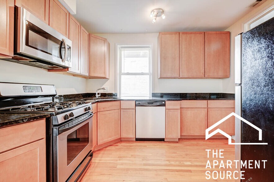 Building Photo - 2553 W Ardmore Ave