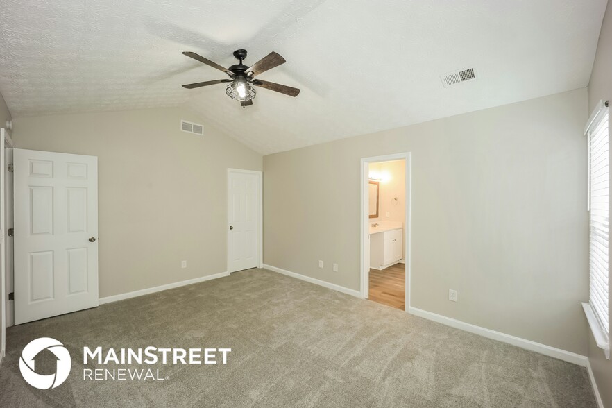 Building Photo - 7911 Woodlake Dr