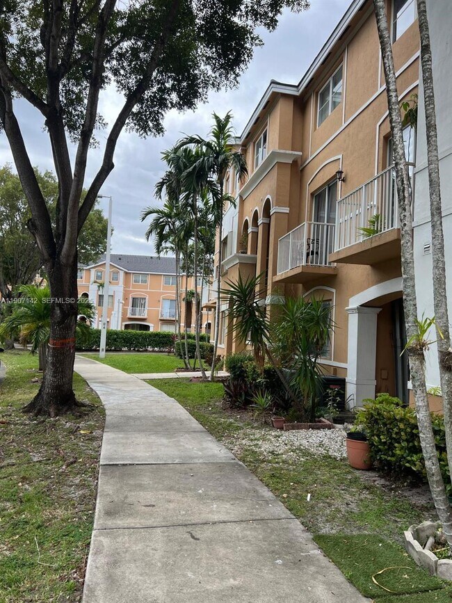 Building Photo - 17710 NW 73rd Ave