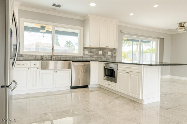 Building Photo - 1452 SE 15th Terrace