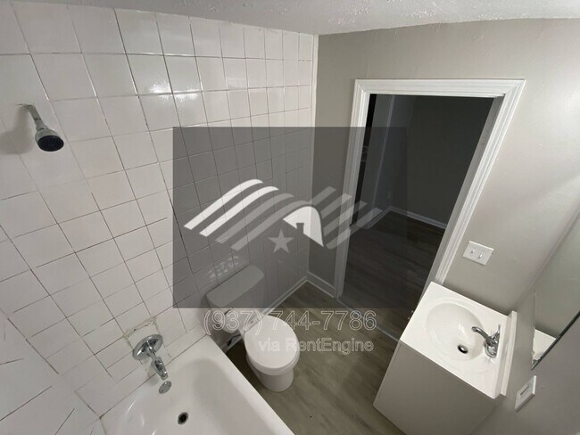 Building Photo - 4702 Bryant Ave